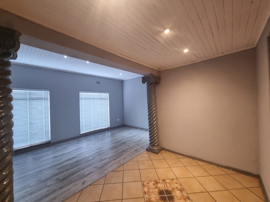 To Let 3 Bedroom Property for Rent in Risiville Gauteng