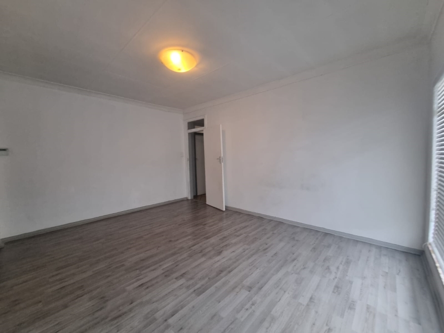 To Let 3 Bedroom Property for Rent in Risiville Gauteng