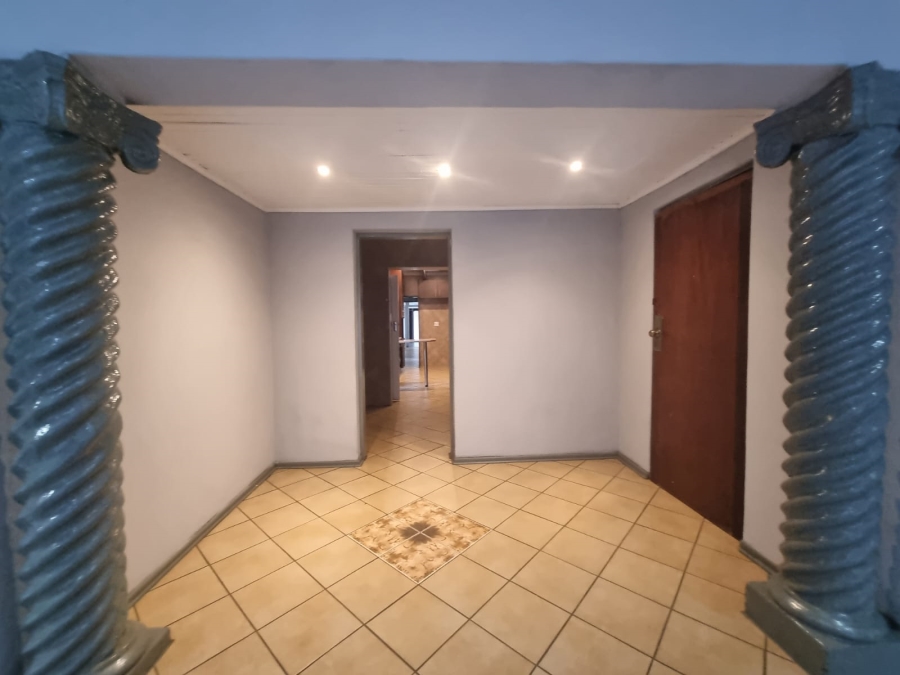 To Let 3 Bedroom Property for Rent in Risiville Gauteng