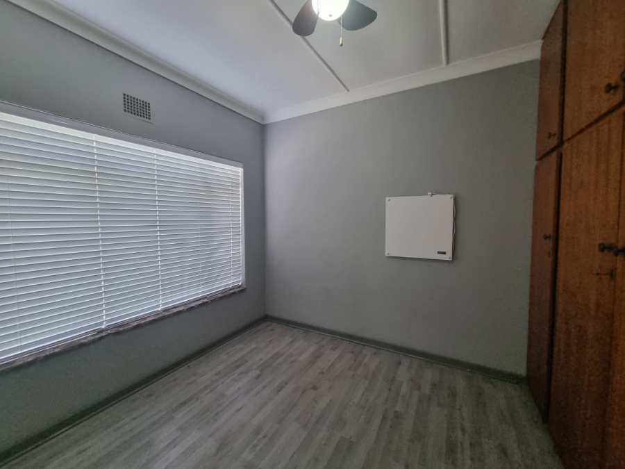 To Let 3 Bedroom Property for Rent in Risiville Gauteng
