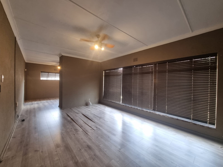 To Let 3 Bedroom Property for Rent in Risiville Gauteng