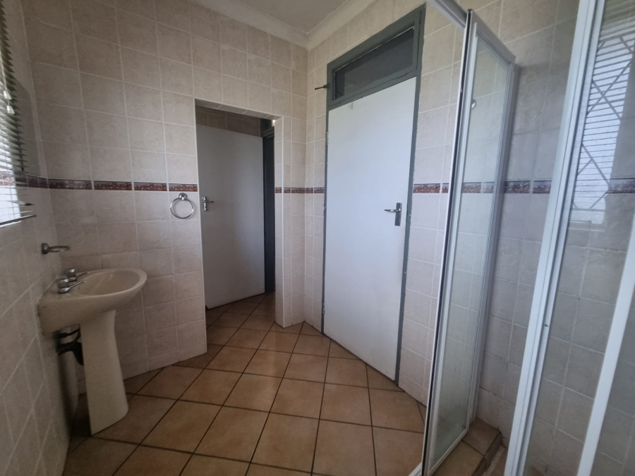 To Let 3 Bedroom Property for Rent in Risiville Gauteng