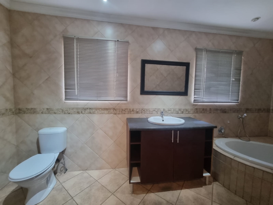 To Let 3 Bedroom Property for Rent in Risiville Gauteng