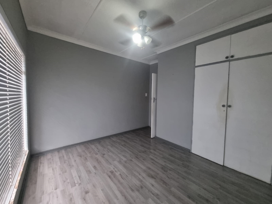 To Let 3 Bedroom Property for Rent in Risiville Gauteng