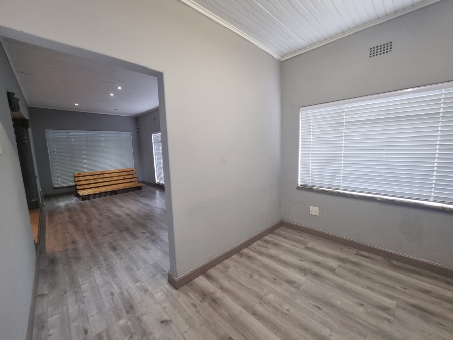 To Let 3 Bedroom Property for Rent in Risiville Gauteng