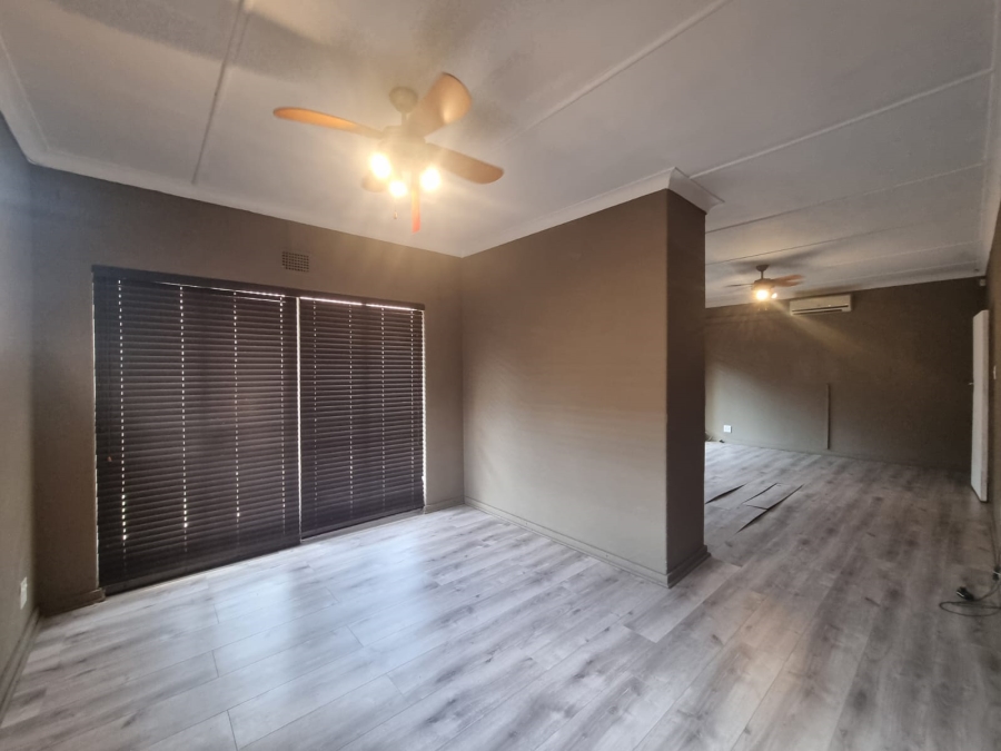 To Let 3 Bedroom Property for Rent in Risiville Gauteng