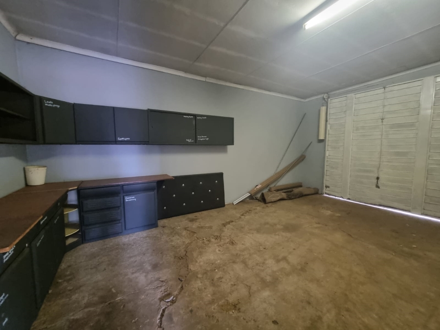 To Let 3 Bedroom Property for Rent in Risiville Gauteng