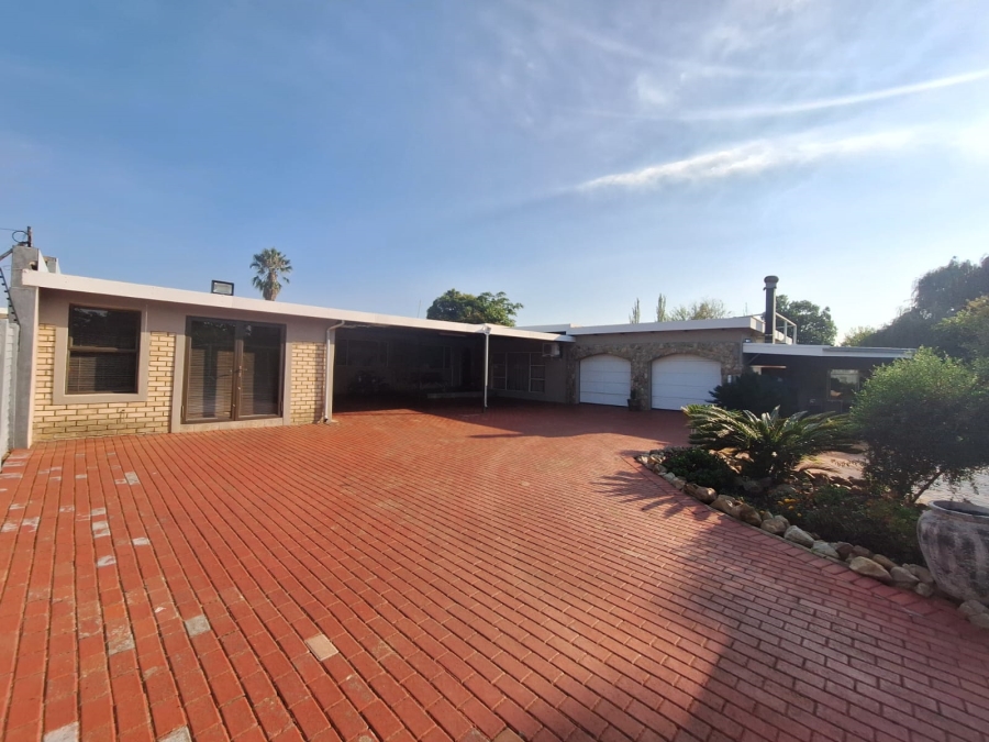 3 Bedroom Property for Sale in Rensburg Gauteng