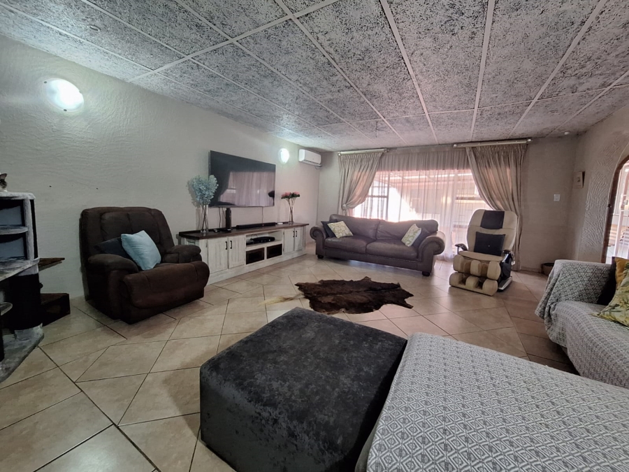 3 Bedroom Property for Sale in Rensburg Gauteng