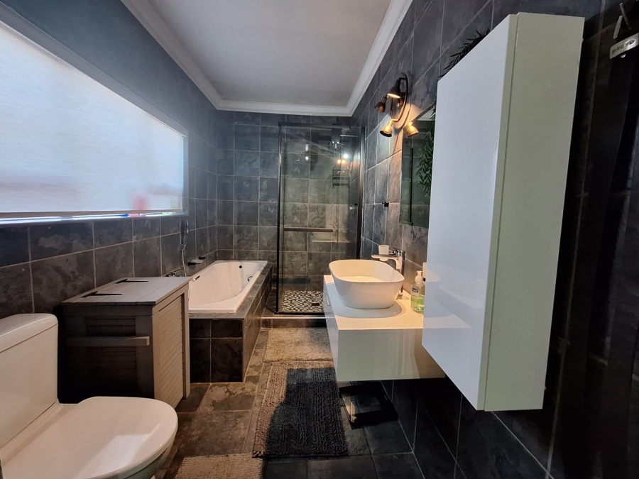 3 Bedroom Property for Sale in Rensburg Gauteng