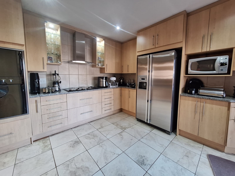 3 Bedroom Property for Sale in Rensburg Gauteng