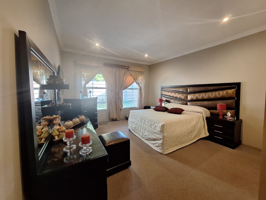 3 Bedroom Property for Sale in Rensburg Gauteng