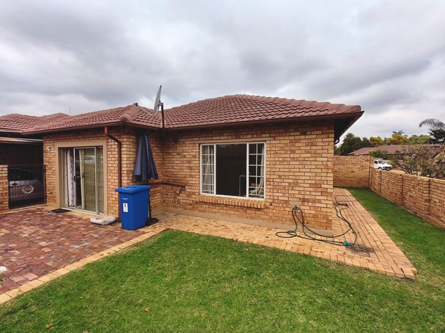 2 Bedroom Property for Sale in Amberfield Gauteng