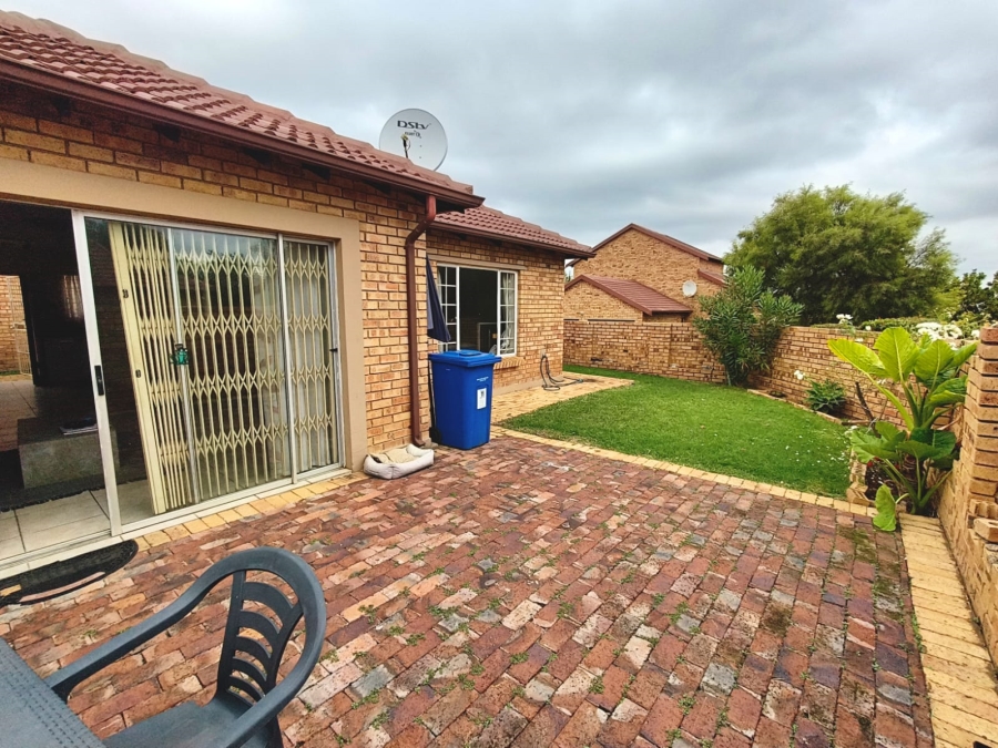 2 Bedroom Property for Sale in Amberfield Gauteng