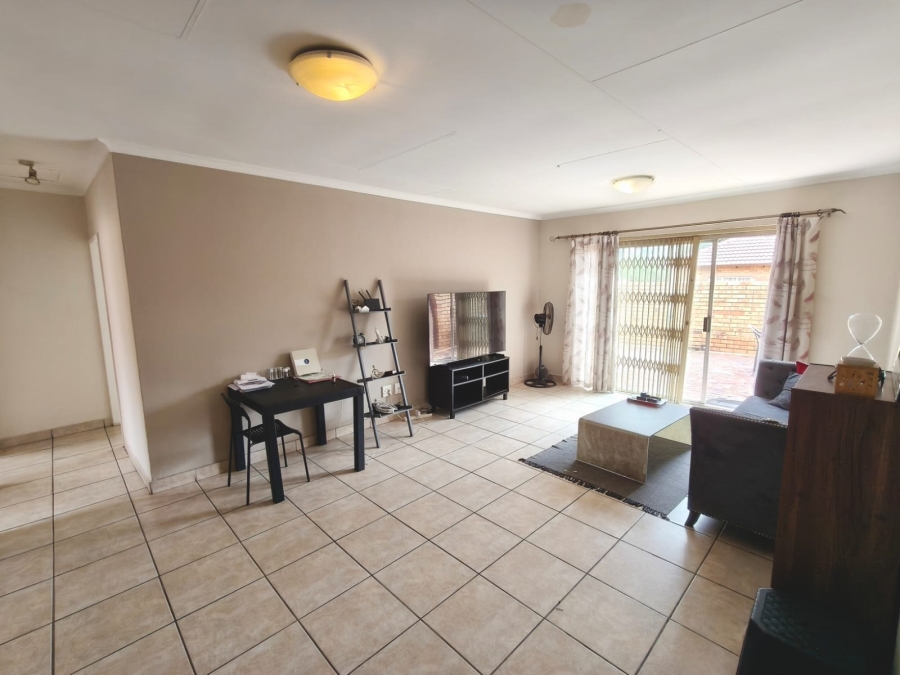 2 Bedroom Property for Sale in Amberfield Gauteng