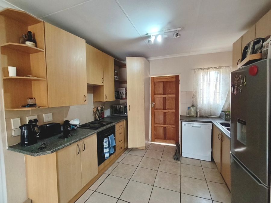 2 Bedroom Property for Sale in Amberfield Gauteng