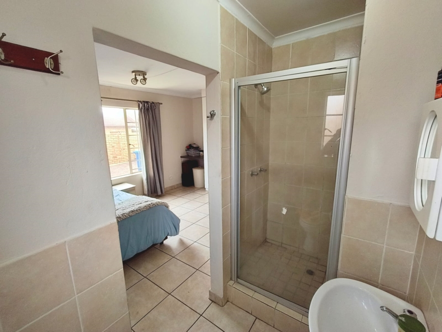 2 Bedroom Property for Sale in Amberfield Gauteng