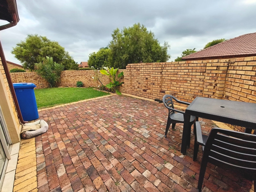 2 Bedroom Property for Sale in Amberfield Gauteng