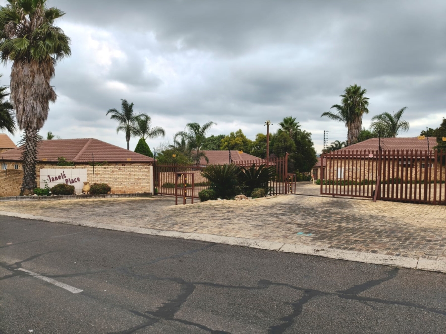 2 Bedroom Property for Sale in Amberfield Gauteng