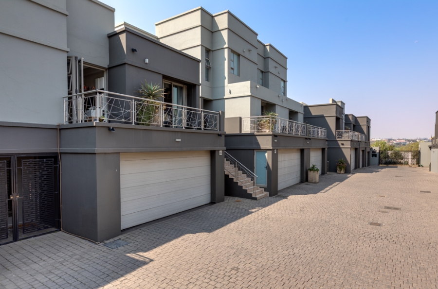 To Let 3 Bedroom Property for Rent in Morningside Gauteng