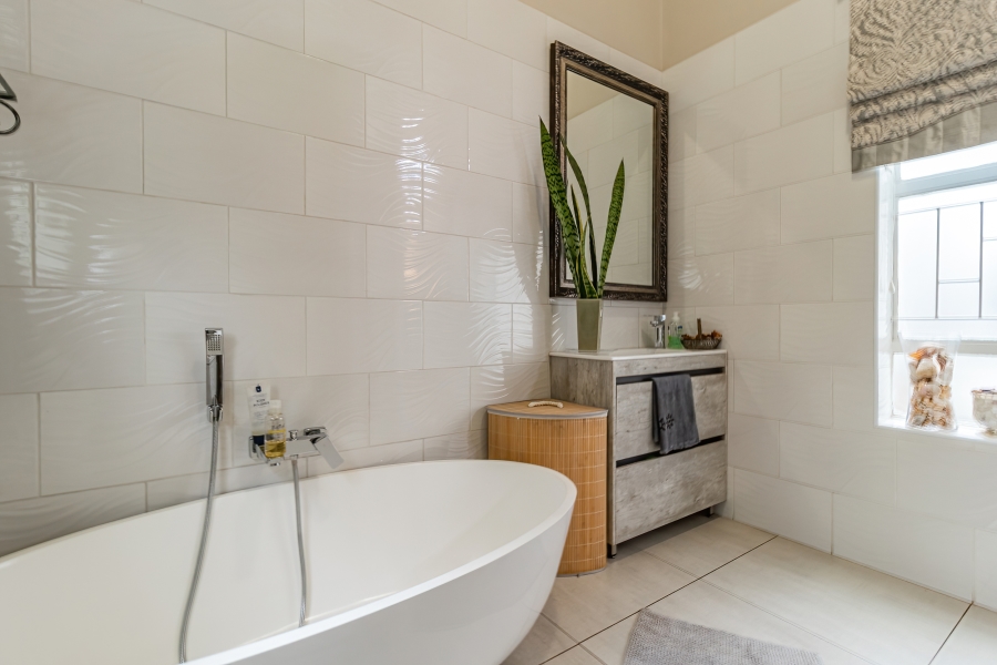 4 Bedroom Property for Sale in Amandasig Gauteng
