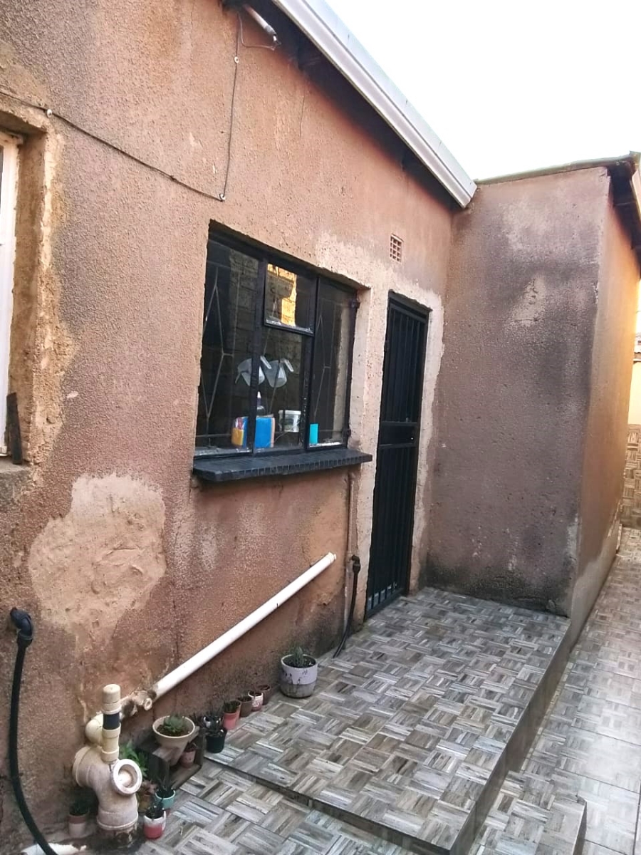 7 Bedroom Property for Sale in Ivory Park Gauteng