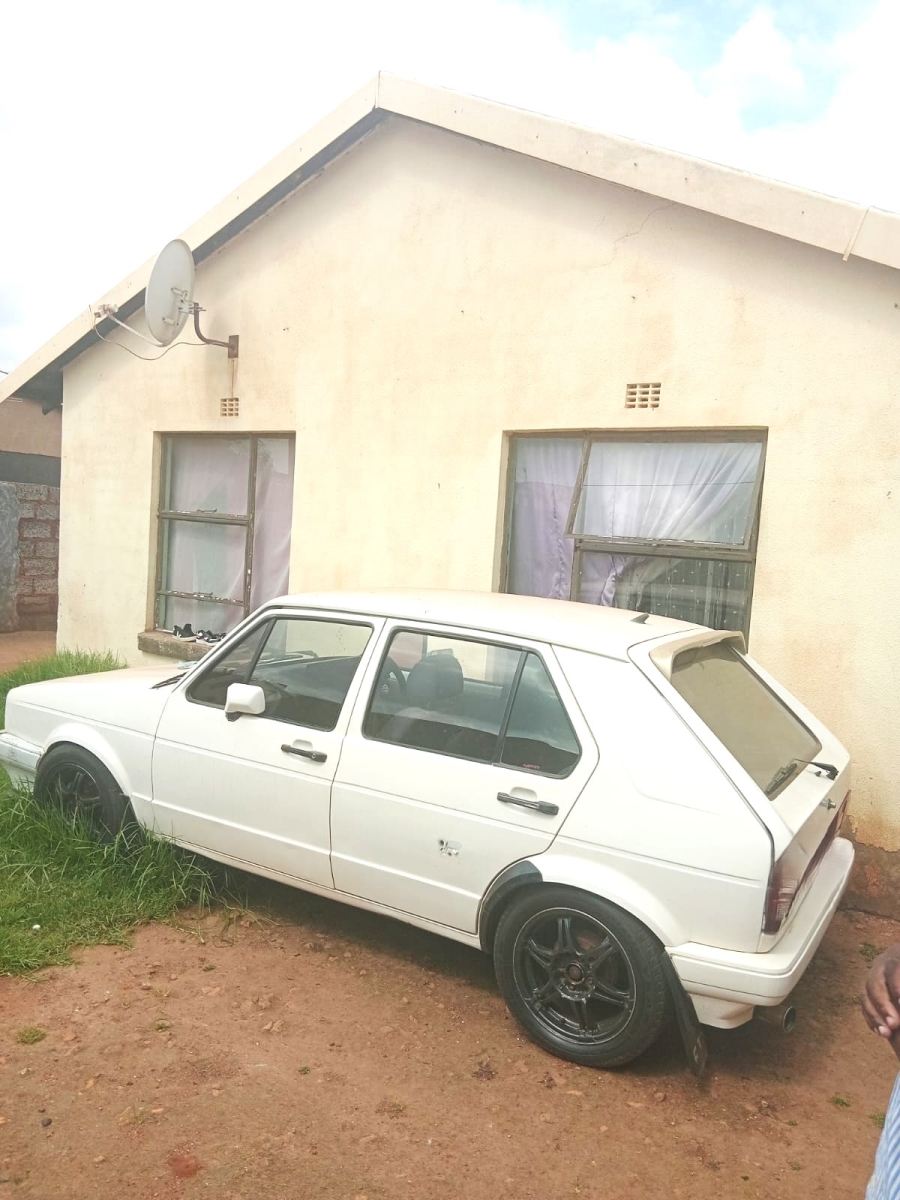 2 Bedroom Property for Sale in Moleleki Gauteng