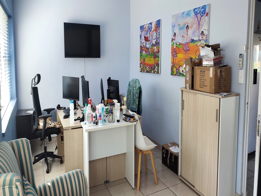 To Let commercial Property for Rent in Blairgowrie Gauteng