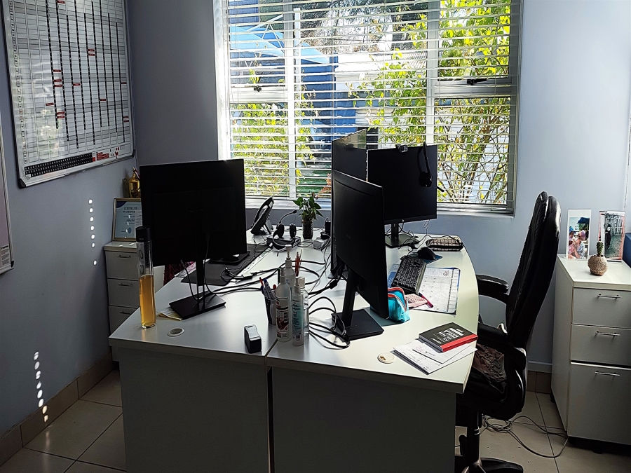 To Let commercial Property for Rent in Blairgowrie Gauteng