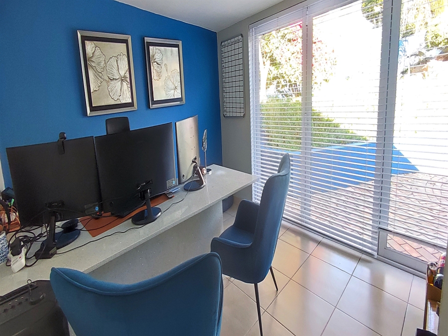 To Let commercial Property for Rent in Blairgowrie Gauteng