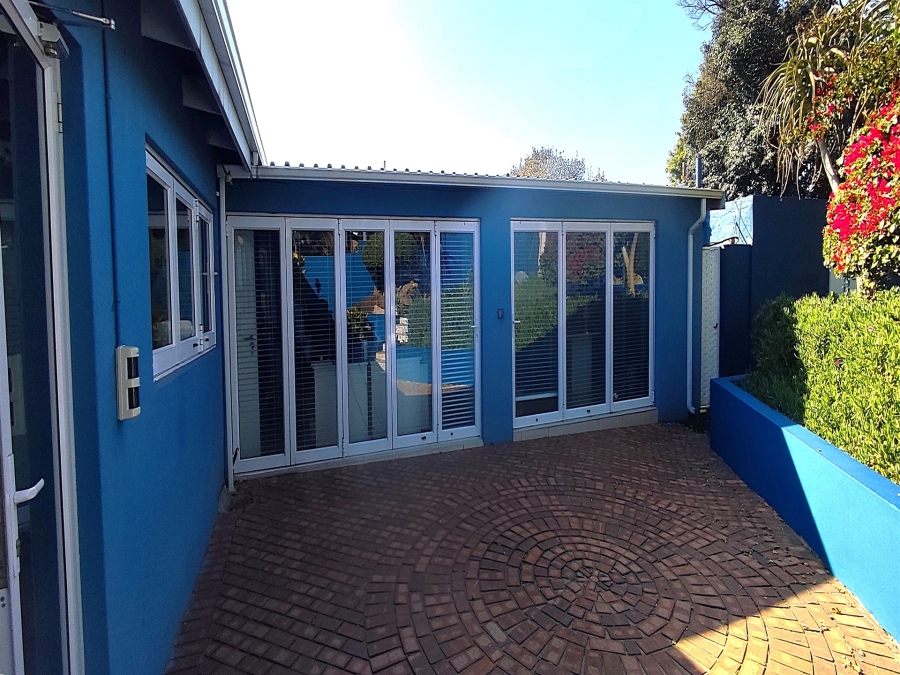 To Let commercial Property for Rent in Blairgowrie Gauteng