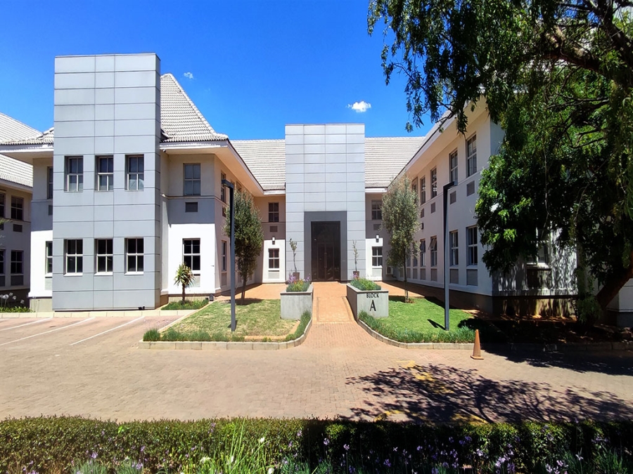 To Let commercial Property for Rent in Hyde Park Gauteng