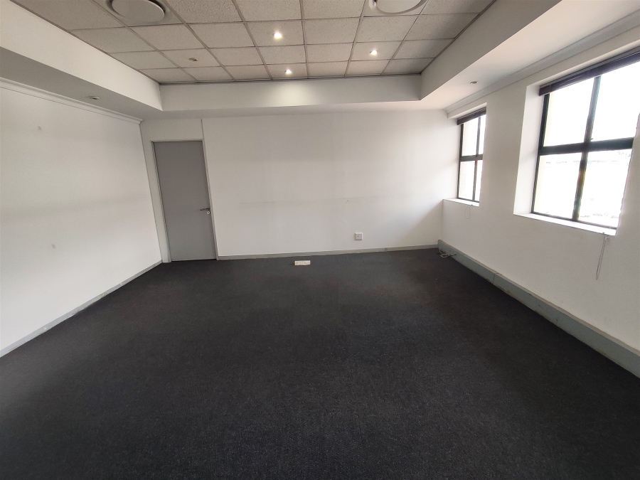 To Let commercial Property for Rent in Hyde Park Gauteng