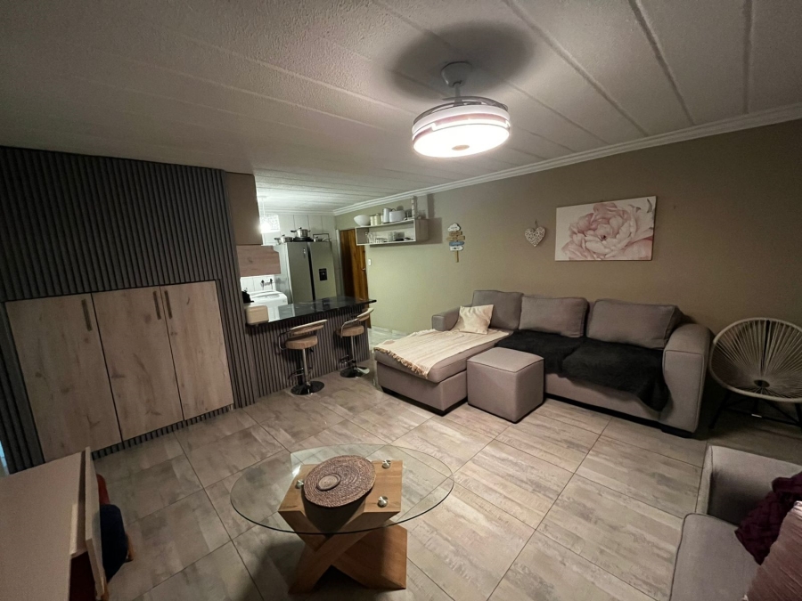 2 Bedroom Property for Sale in Ravenswood Gauteng