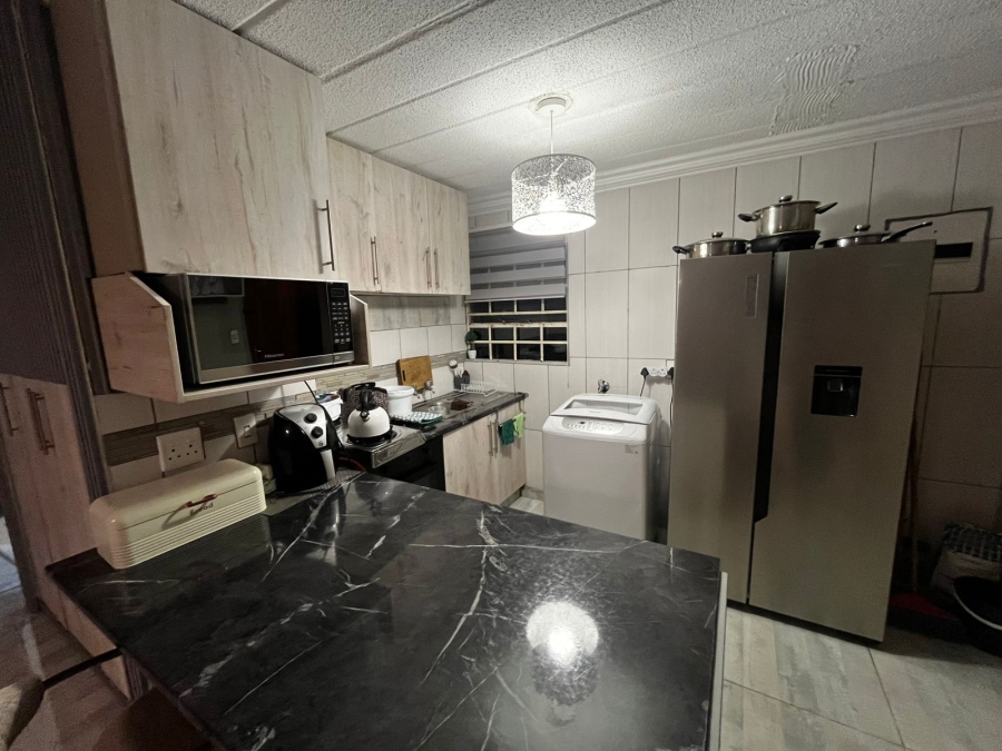 2 Bedroom Property for Sale in Ravenswood Gauteng