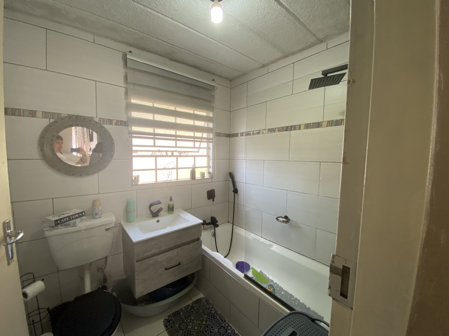 2 Bedroom Property for Sale in Ravenswood Gauteng