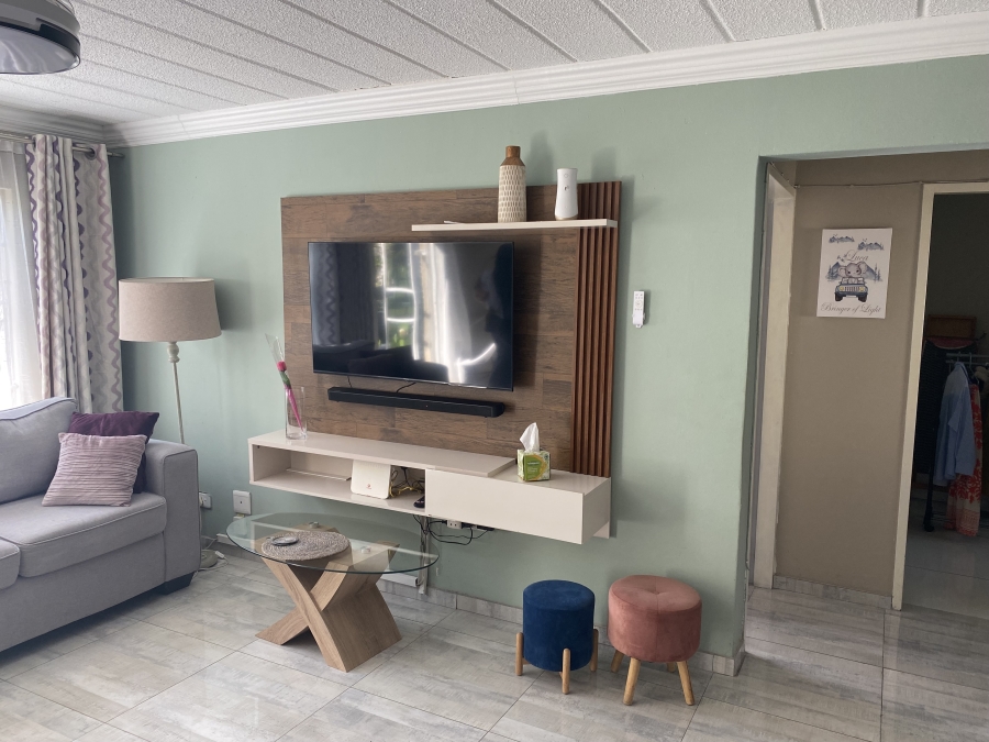 2 Bedroom Property for Sale in Ravenswood Gauteng