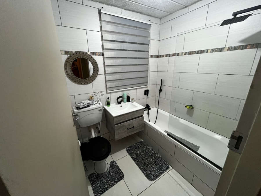 2 Bedroom Property for Sale in Ravenswood Gauteng