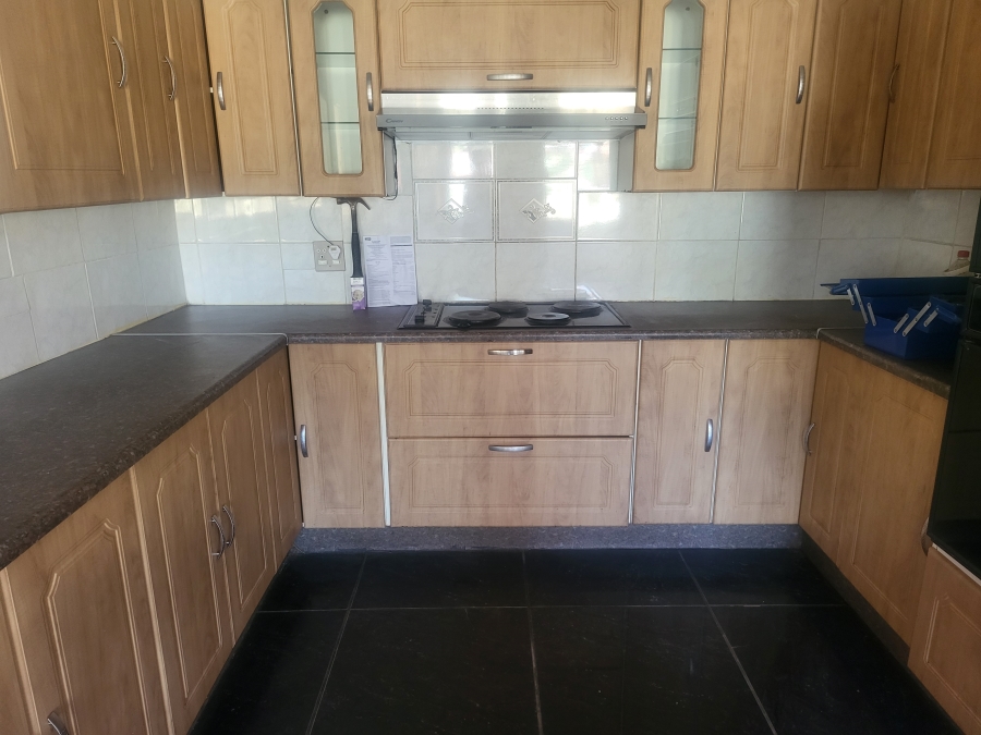 To Let 3 Bedroom Property for Rent in Casseldale Gauteng