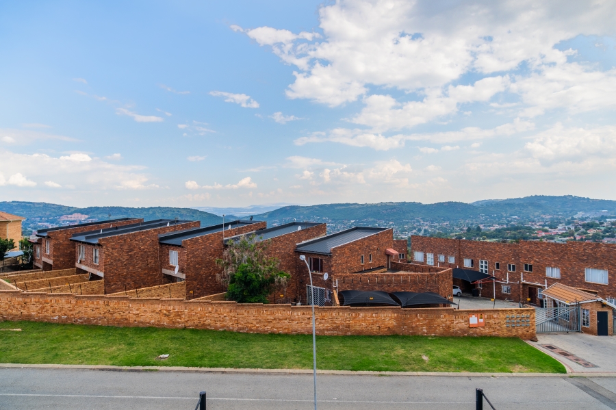 2 Bedroom Property for Sale in Winchester Hills Gauteng