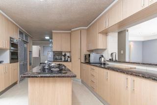 5 Bedroom Property for Sale in Mondeor Gauteng