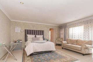 5 Bedroom Property for Sale in Mondeor Gauteng