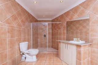 5 Bedroom Property for Sale in Mondeor Gauteng