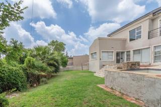 5 Bedroom Property for Sale in Mondeor Gauteng