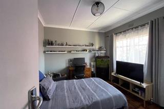 3 Bedroom Property for Sale in Linmeyer Gauteng