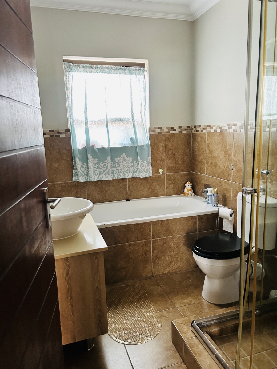 To Let 3 Bedroom Property for Rent in Comet Gauteng