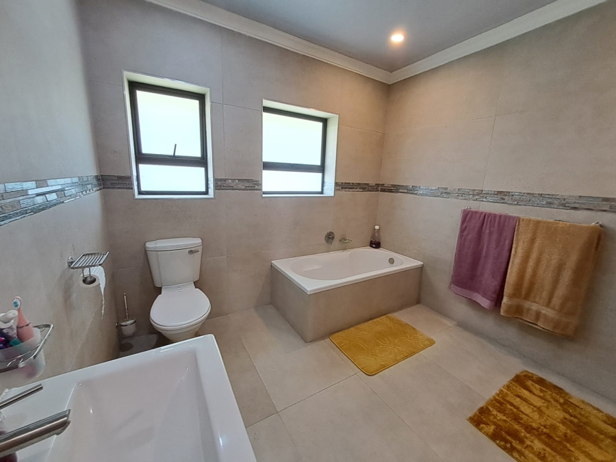 4 Bedroom Property for Sale in Brackenhurst Gauteng