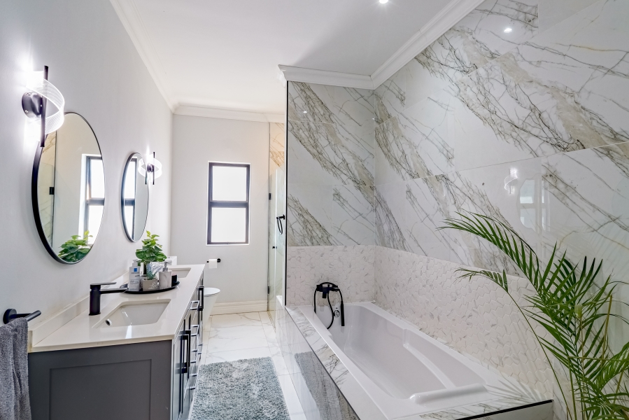 4 Bedroom Property for Sale in Silver Lakes Golf Estate Gauteng