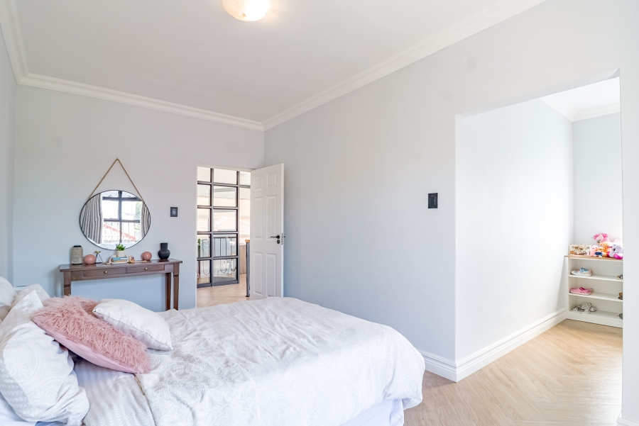 4 Bedroom Property for Sale in Silver Lakes Golf Estate Gauteng