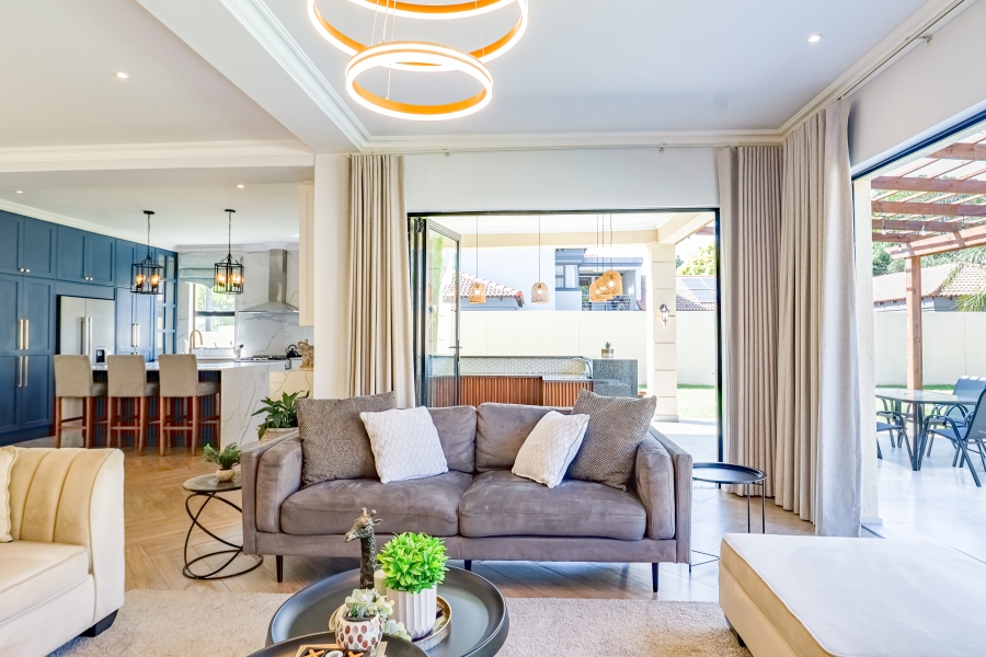 4 Bedroom Property for Sale in Silver Lakes Golf Estate Gauteng